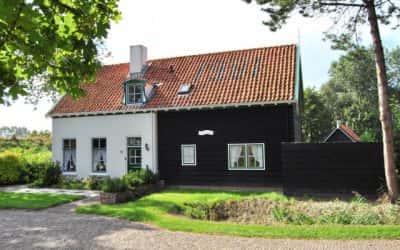 Het Zwaluwnest, Familienvilla mit großem Garten